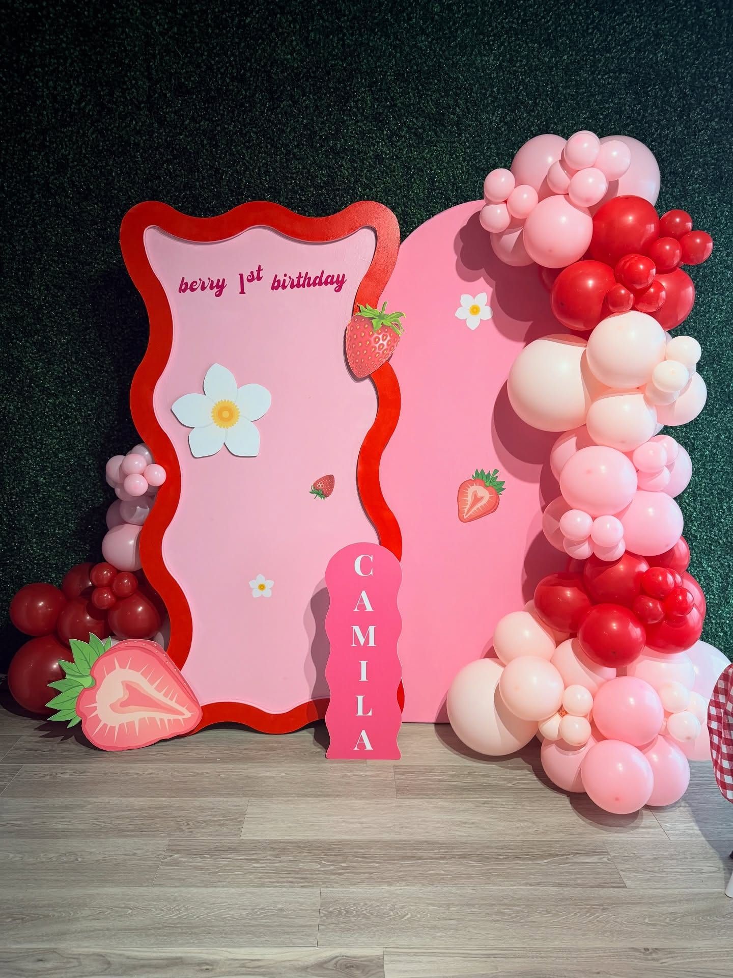 Birthday decor by Nami Creations (photo 11)