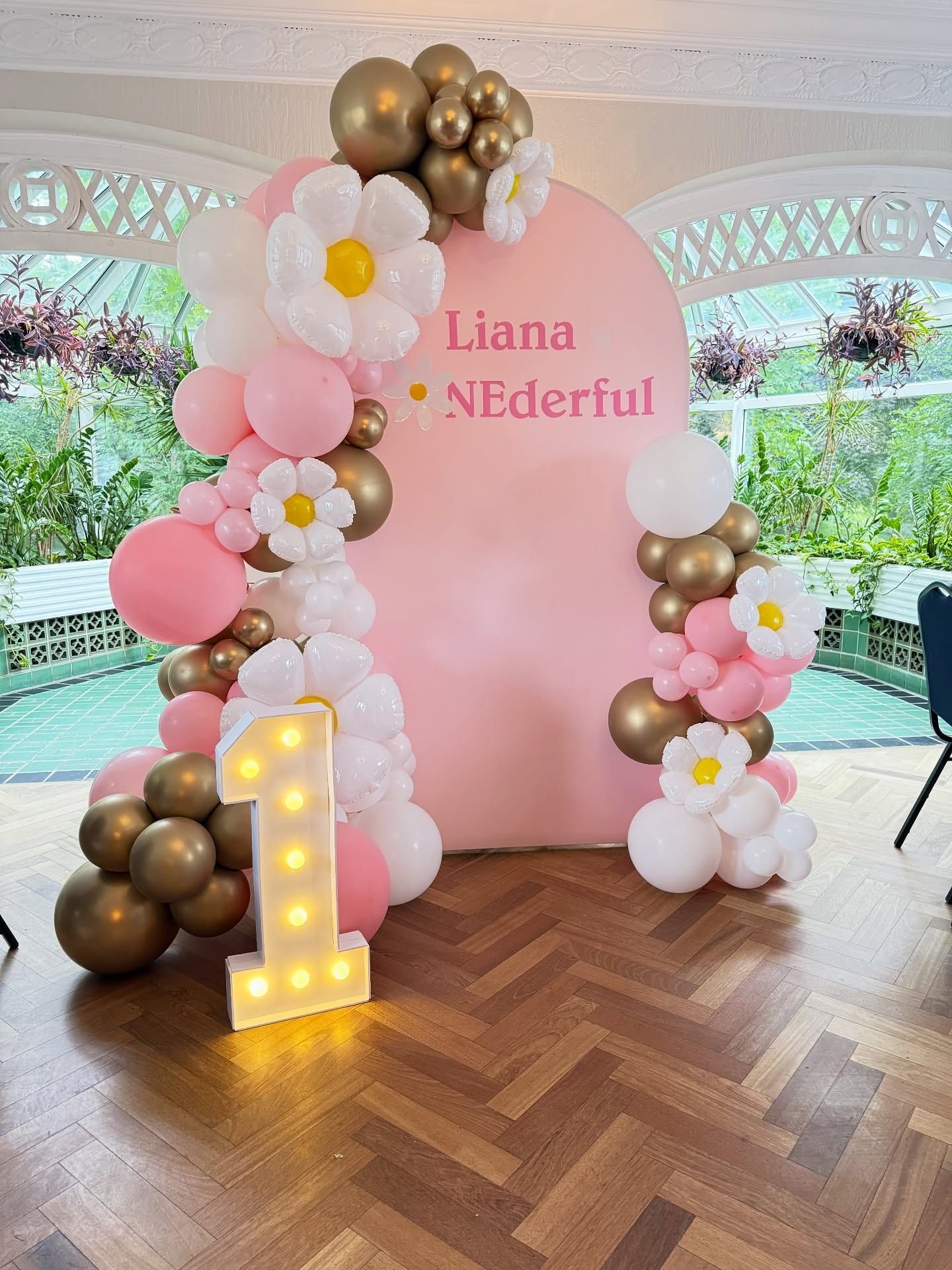 Birthday decor by Nami Creations (photo 12)