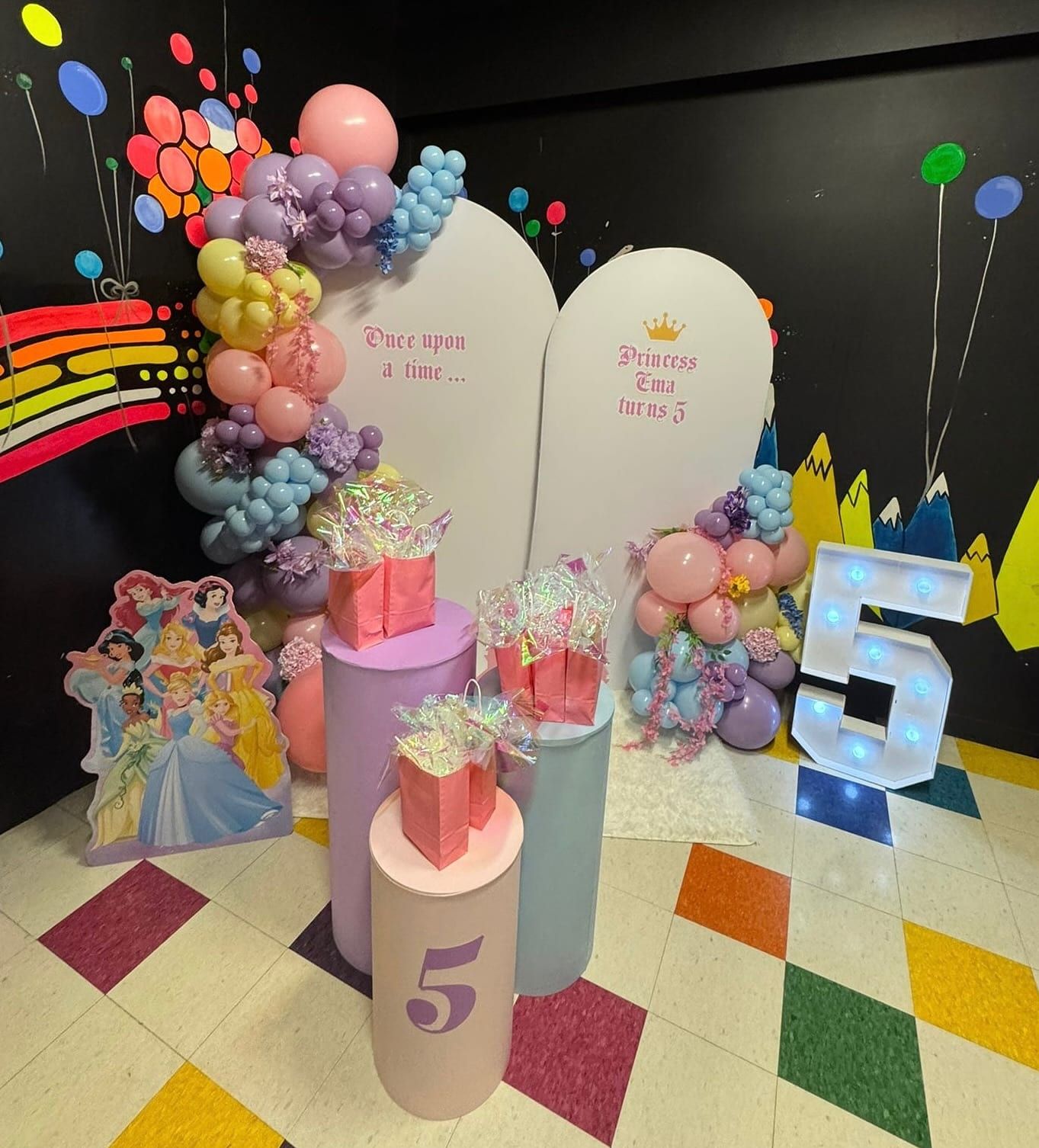 Birthday decor by Nami Creations (photo 14)