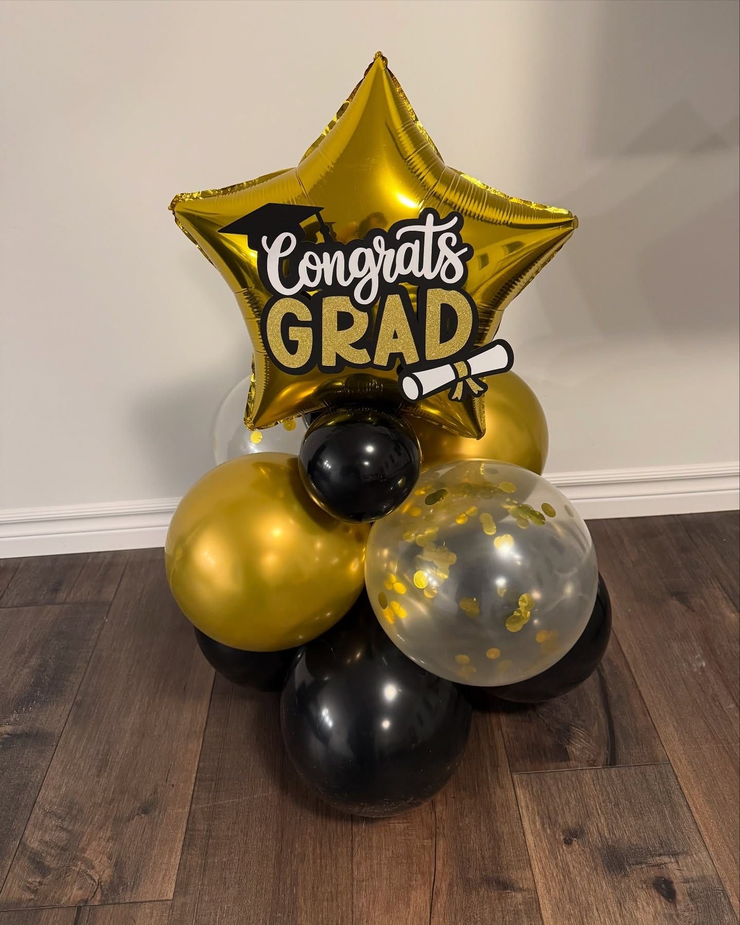 Graduation decor by Nami Creations (photo 4)